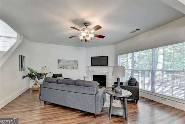 Building Photo - 335 Pintail Ct