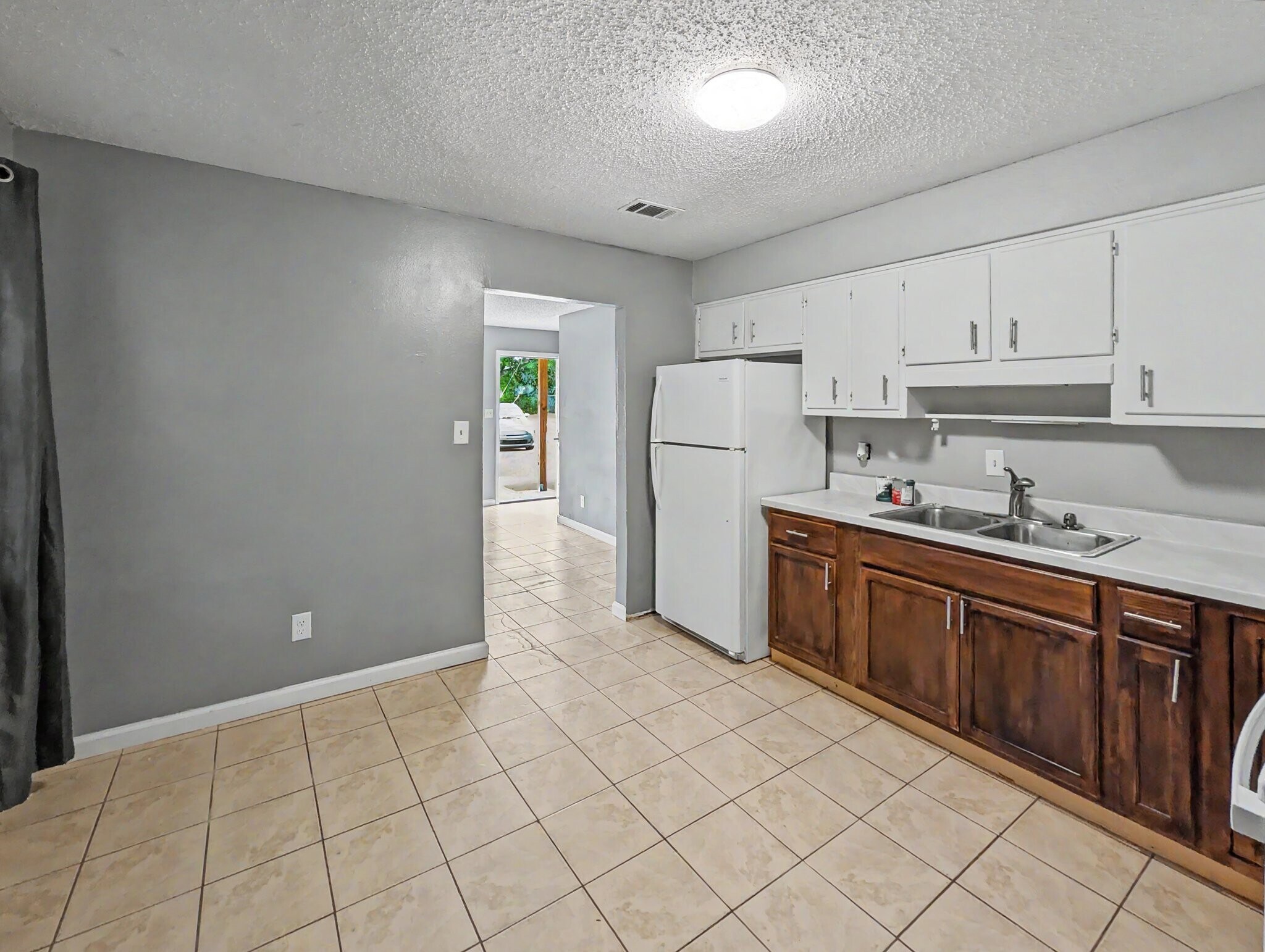 Building Photo - 1007 Winton Ave