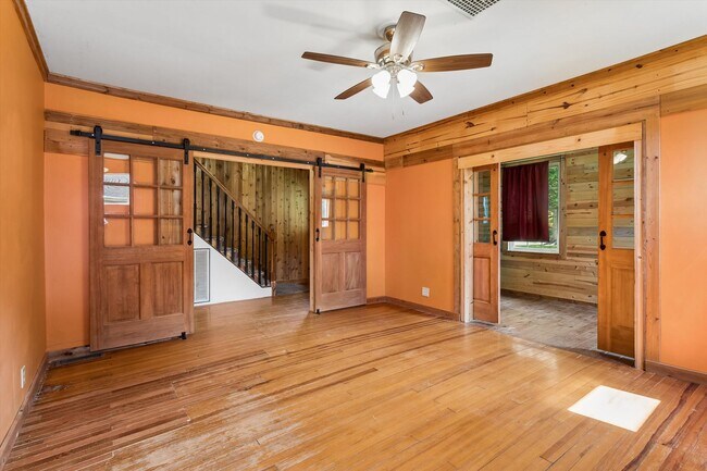 Building Photo - 144 Nelson Dr