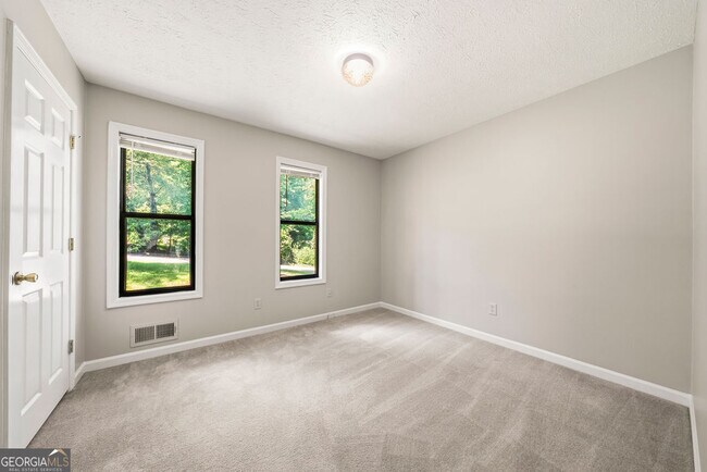 Building Photo - 4741 N Springs Rd NW
