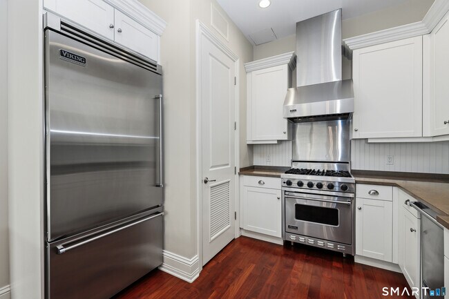 Building Photo - 50 Stone Ridge Way