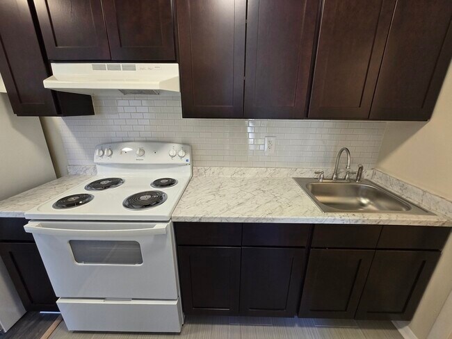 Building Photo - 1814 Williamsburg Rd