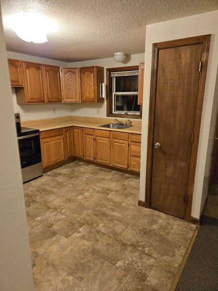 Building Photo - 40 Fieldview Dr