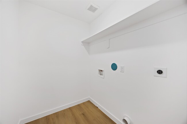 Building Photo - 7126 Bywood St