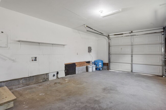 Building Photo - 6560 Benns Church Blvd