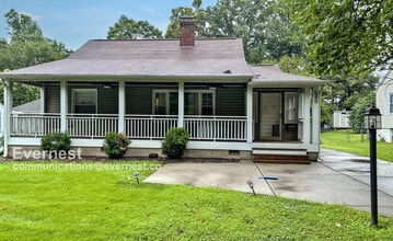Building Photo - 540 Knollwood St