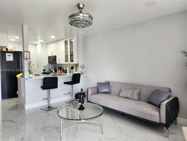 Building Photo - 10046 Winding Lake Rd