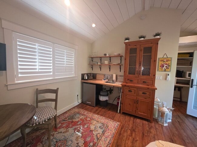 Building Photo - 2264 Grahn Dr