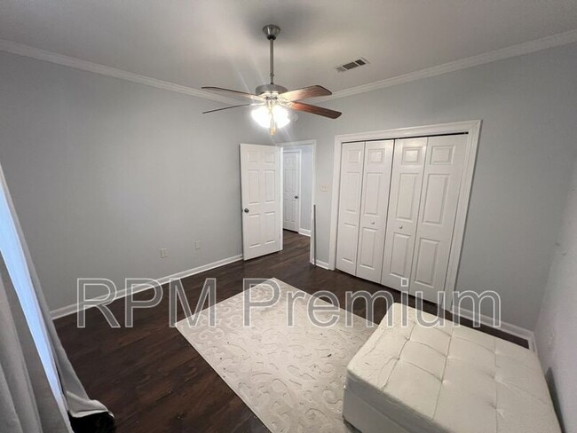 Building Photo - 7850 Greenwell St