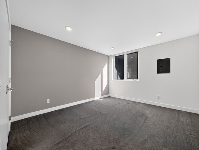 Building Photo - 809 NW 52nd St