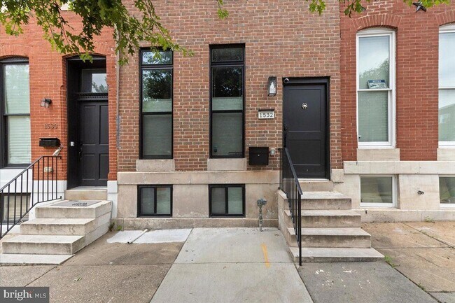 Building Photo - 1532 N Broadway