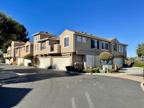 Building Photo - Codorniz Way