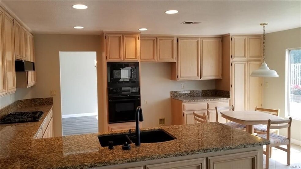 Building Photo - 424 Dylan Dr