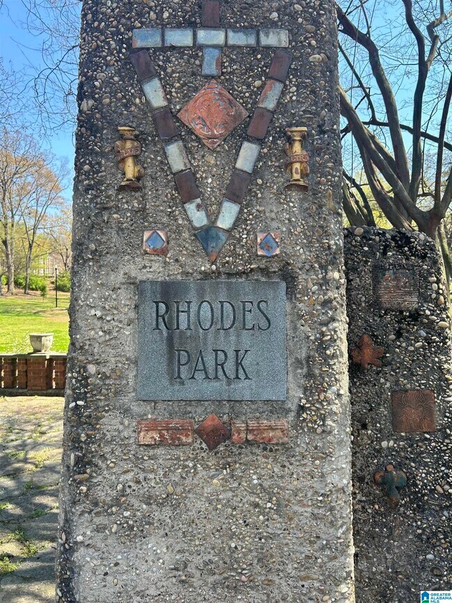 Building Photo - 2727 Highland Ave