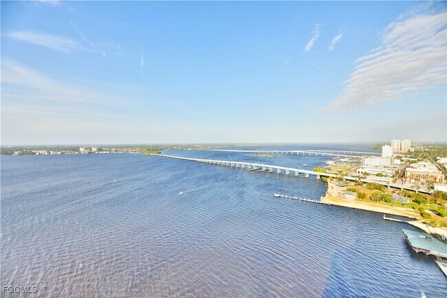 Building Photo - 2104 W First St