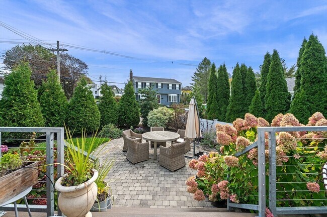 Building Photo - 99 Naugus Ave