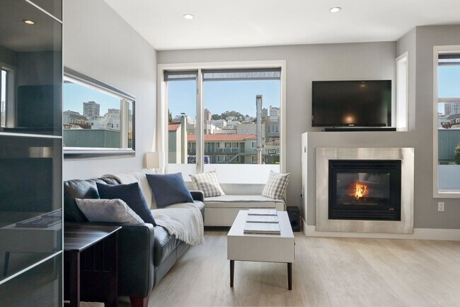 Primary Photo - Epic REA/Azari PM:Gorgeous 1 Bed/ 1 Bath C...