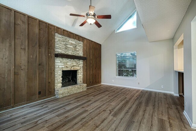Building Photo - 2711 St Edwards Cir