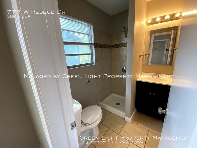 Building Photo - 777 W Redbud Dr