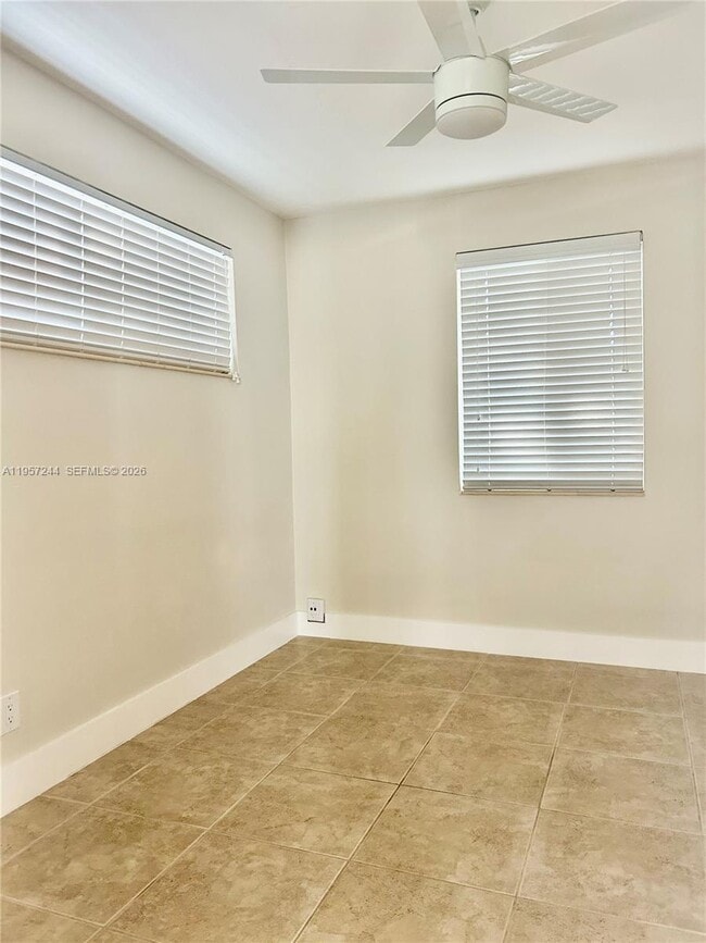 Building Photo - 1433 NE 22nd St