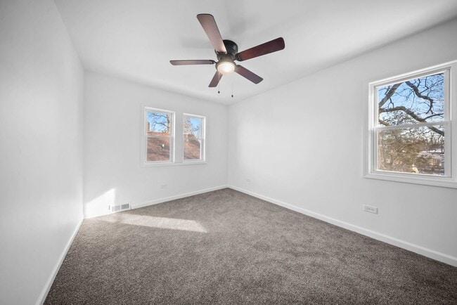 Building Photo - 867 Church Rd