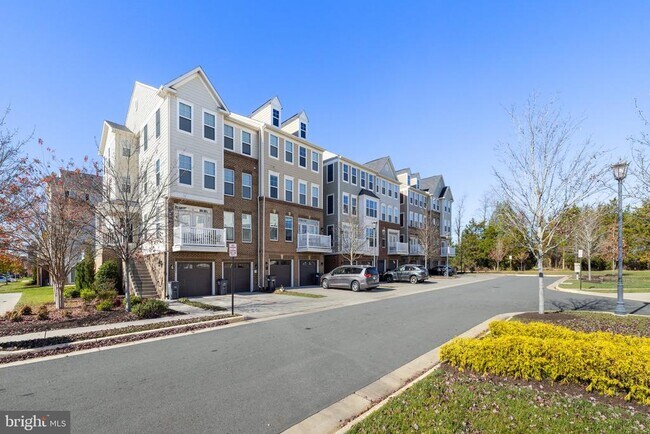 Building Photo - 25245 Laureldale Terrace
