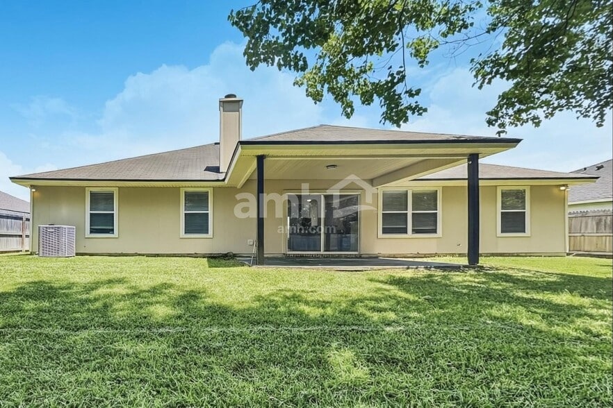 Building Photo - 10008 Lancashire Dr