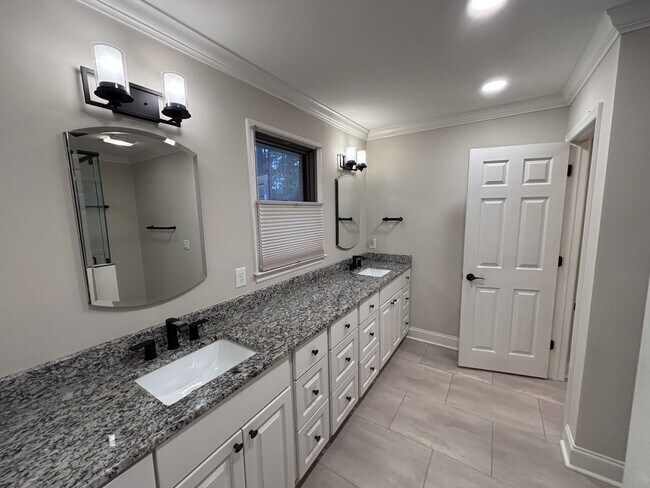 Building Photo - 65 Pinyon Cir