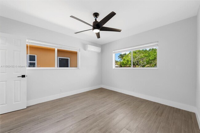 Building Photo - 2018 NE 19th St