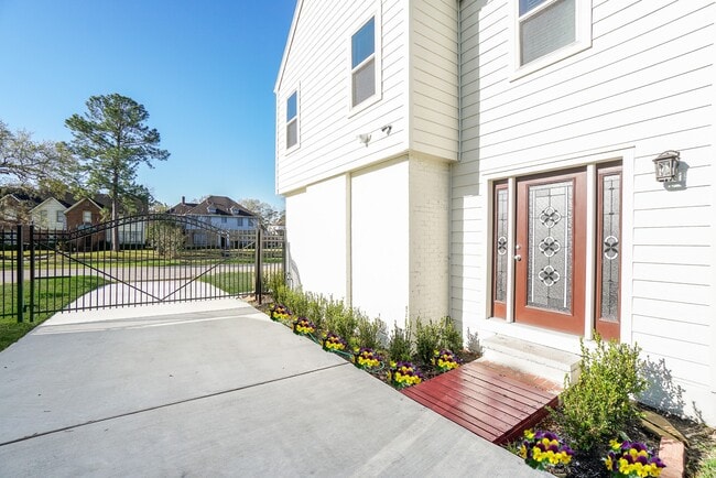 Building Photo - 3415 Southmore Blvd
