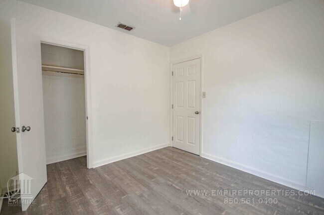 Building Photo - Ask about $500 move in special on this gre...