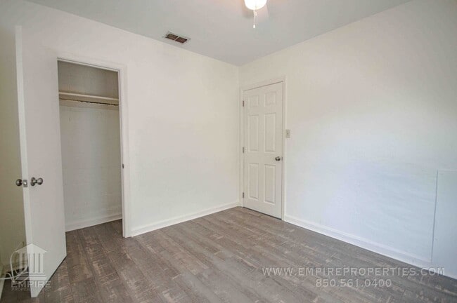 Building Photo - Ask about $500 move in special on this great Duplex Just South of Downtown