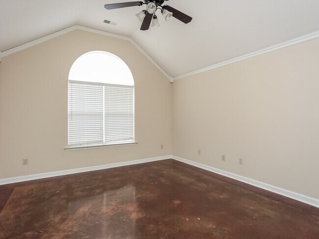 Building Photo - 5408 Hidden Meadows Dr