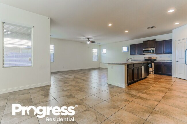 Building Photo - 5534 E Jaeger St