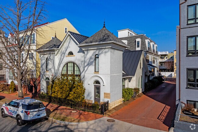 777 Morton St NW - Morton Street Mews