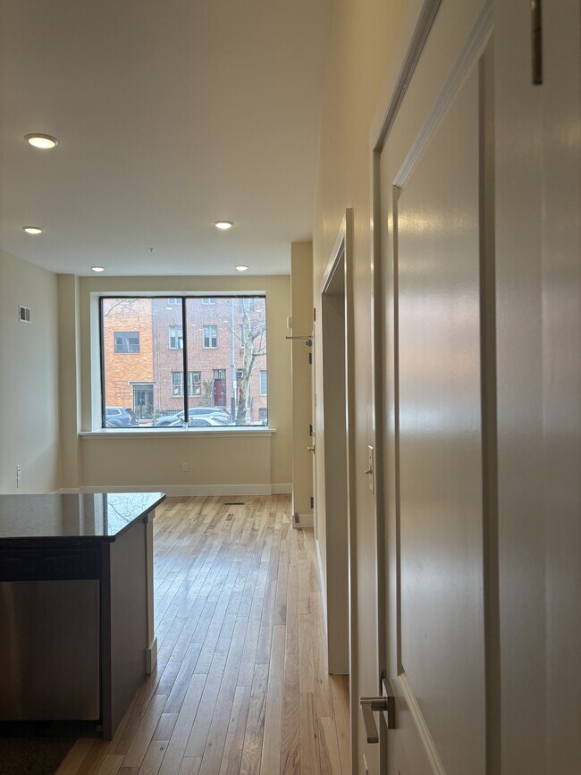 Building Photo - 1624 S Broad St