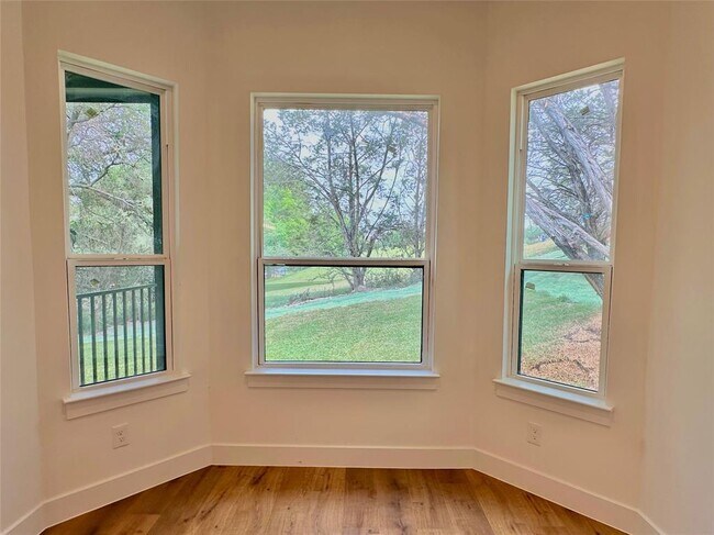 Building Photo - 5206 Country Club Dr