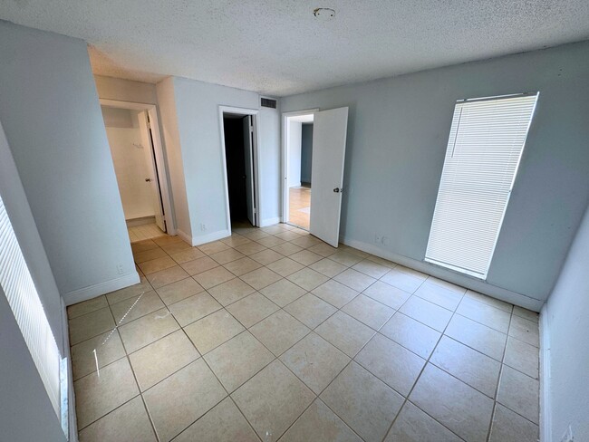 Building Photo - 4459 Treehouse Ln