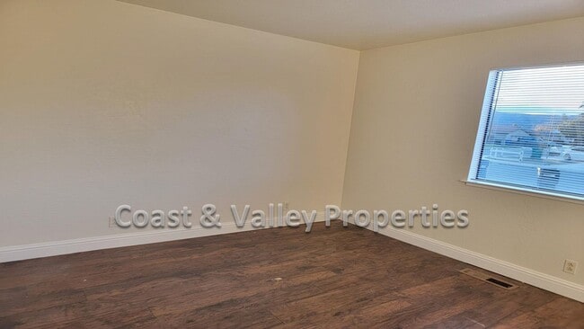 Building Photo - South County Home for RENT!!!