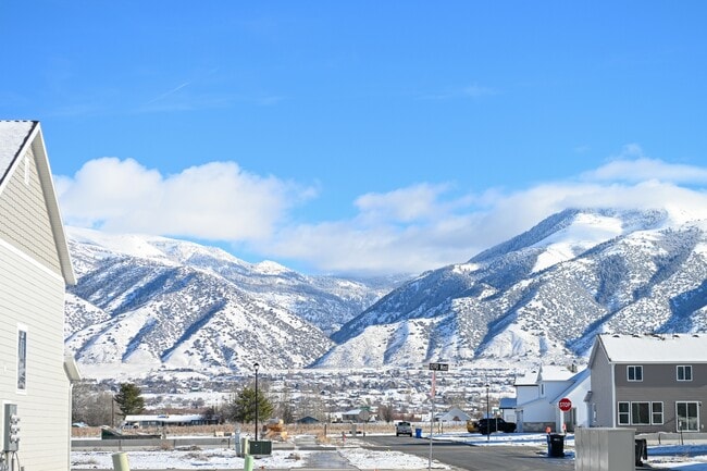 Building Photo - 2251 S 1220 W