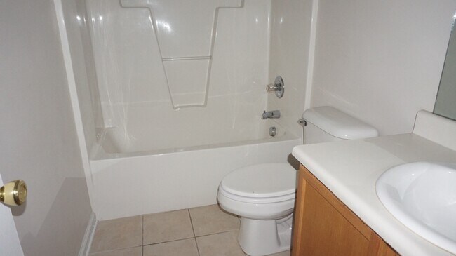 Building Photo - 104 Nesting Ln