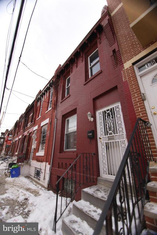 Building Photo - 1530 Fontain St