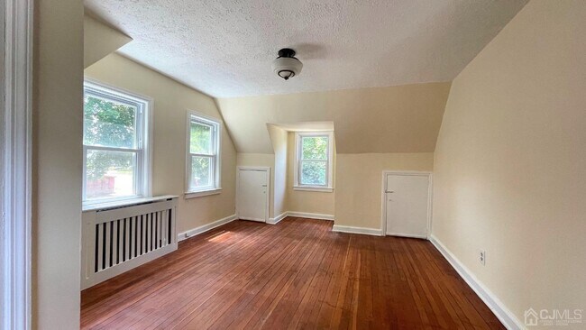 Building Photo - 408 Ryders Ln