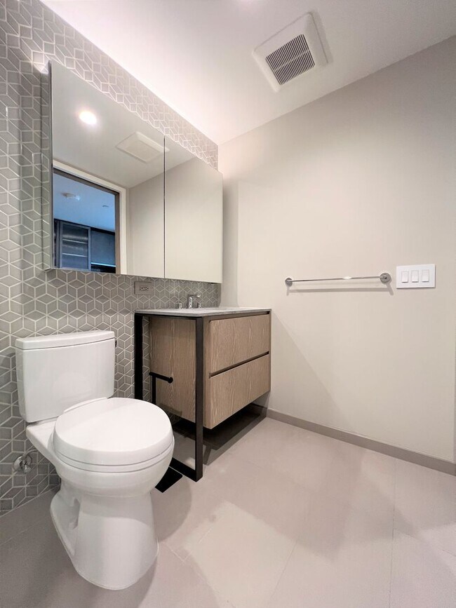 Building Photo - Koula - Luxurious studio in Kakaako