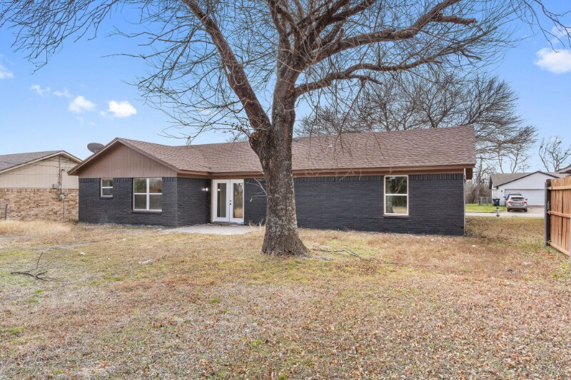 Building Photo - 1832 Dogwood Trail