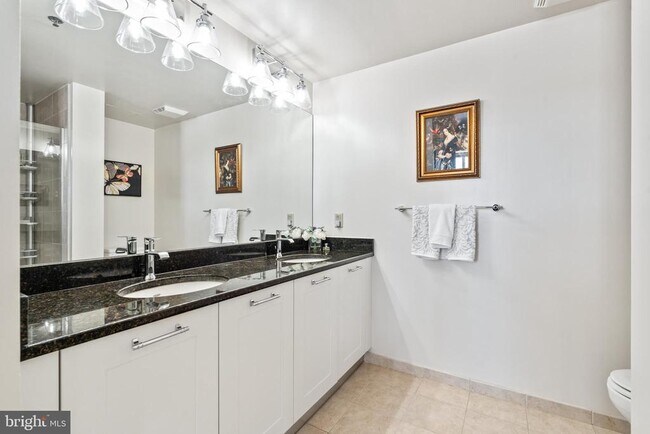 Building Photo - 5750 Bou Ave