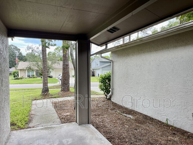 Building Photo - 15720 Country Lake Dr