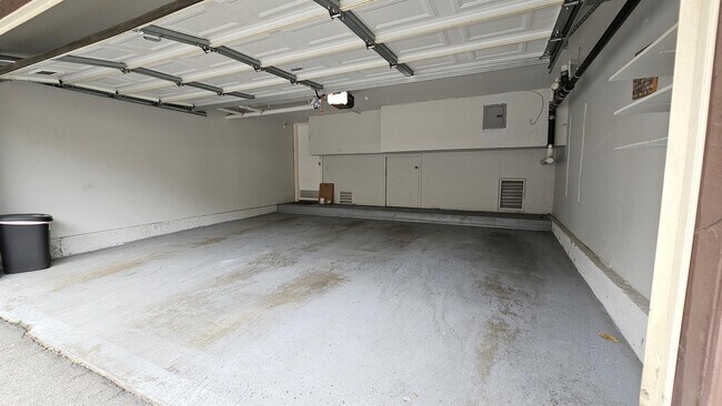Building Photo - 8283 Willis Ave