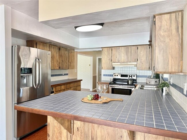 Building Photo - 2523 Krueger Ln