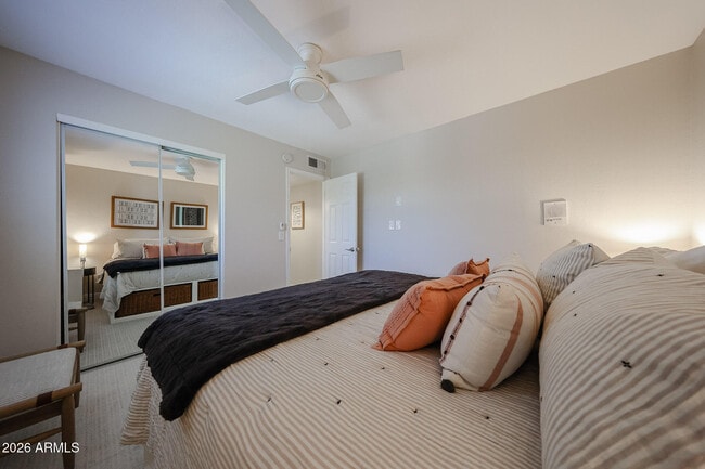 Building Photo - 8085 E Del Trigo